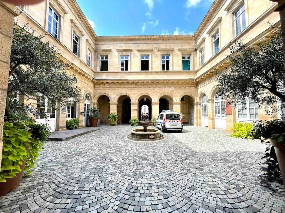La Maison Des Cours - Wifi - Centre Ville ムーラン エクステリア 写真