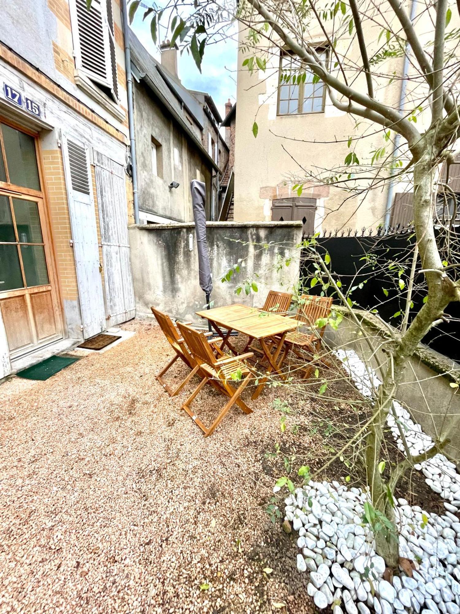 La Maison Des Cours - Wifi - Centre Ville ムーラン エクステリア 写真